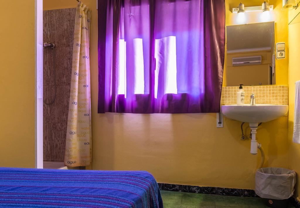 Hostal Urgell بالاغوار المظهر الخارجي الصورة